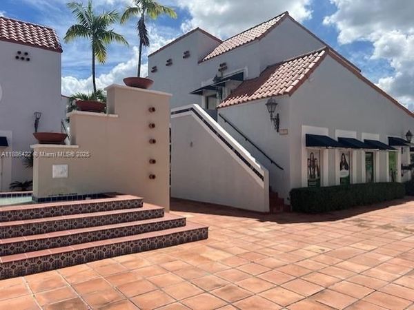 10570 NW 27th St, Doral, FL 33172