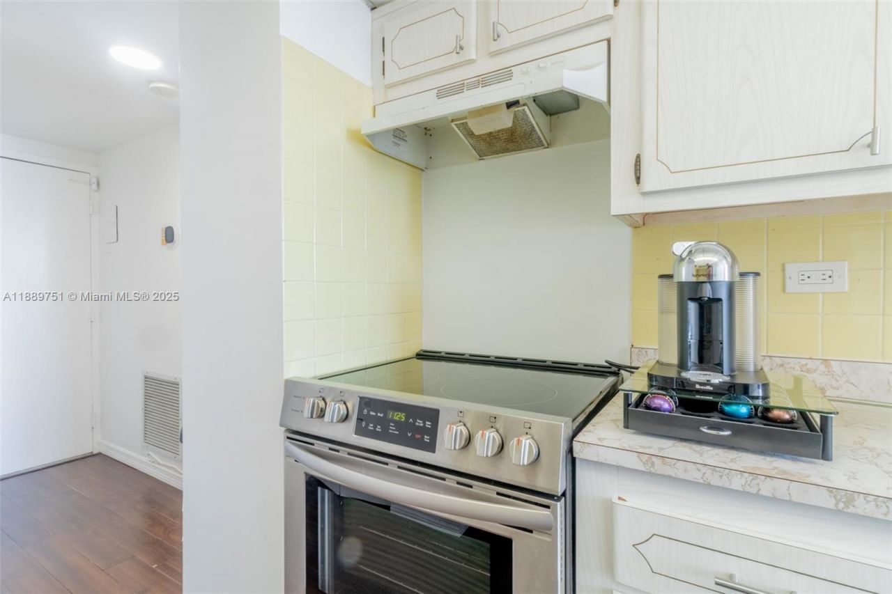 250 174th St, Unit 1201, Sunny Isles Beach, FL 33160 Photo