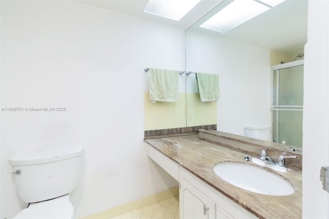 250 174th St, Unit 1201, Sunny Isles Beach, FL 33160 Photo