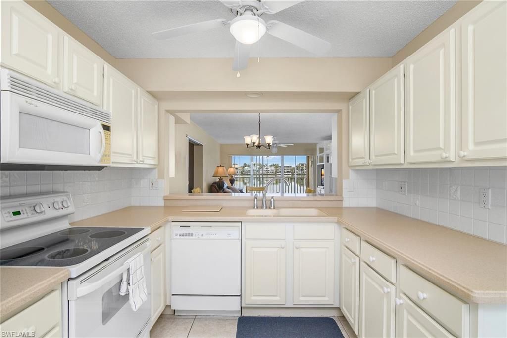 10682 Gulf Shore Dr, Unit C102, Naples, FL 34108 Photo