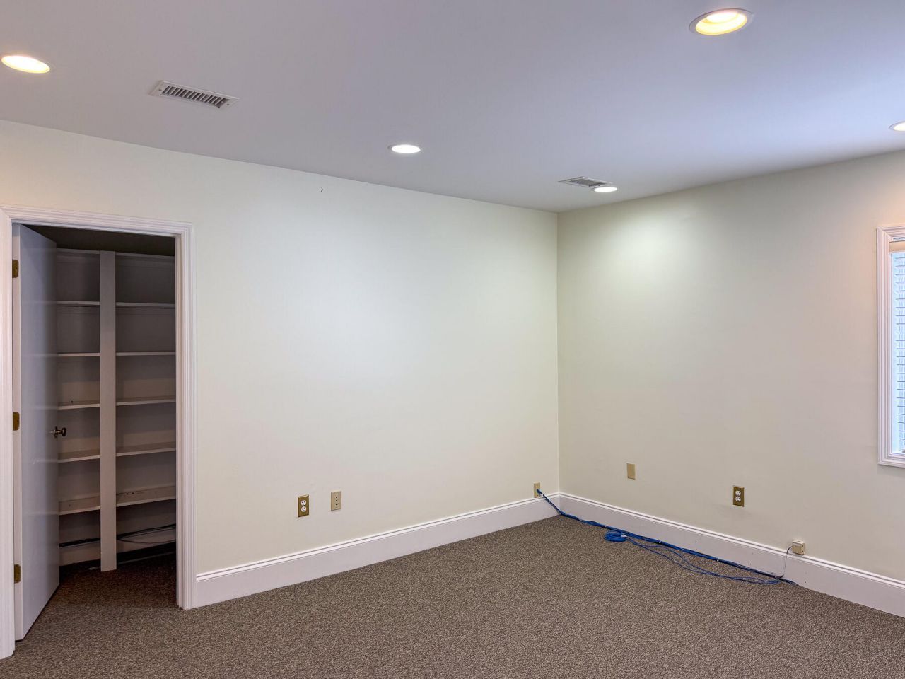 11 Isabella Street Photo 15