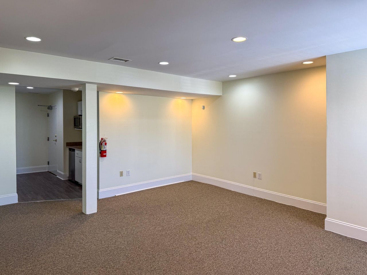 11 Isabella Street Photo 9