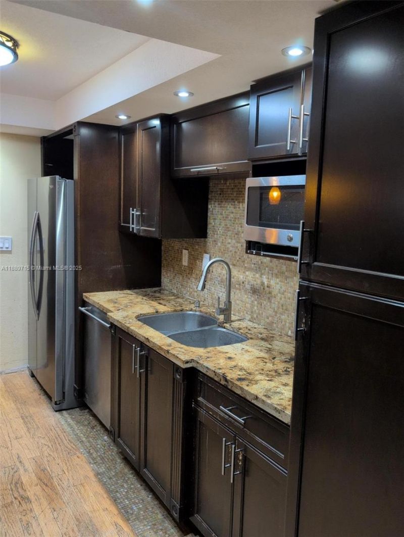 11930 N Bayshore Dr, Unit 1103, North Miami, FL 33181 Photo