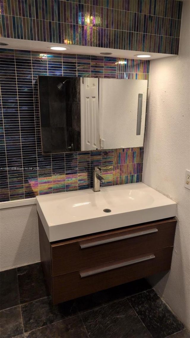 11930 N Bayshore Dr, Unit 1103, North Miami, FL 33181 Photo