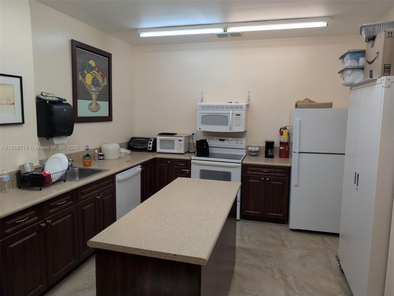 11930 N Bayshore Dr, Unit 1103, North Miami, FL 33181 Photo