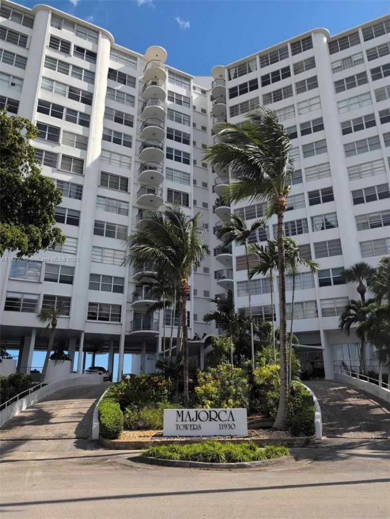 11930 N Bayshore Dr, Unit 1103, North Miami, FL 33181 Photo