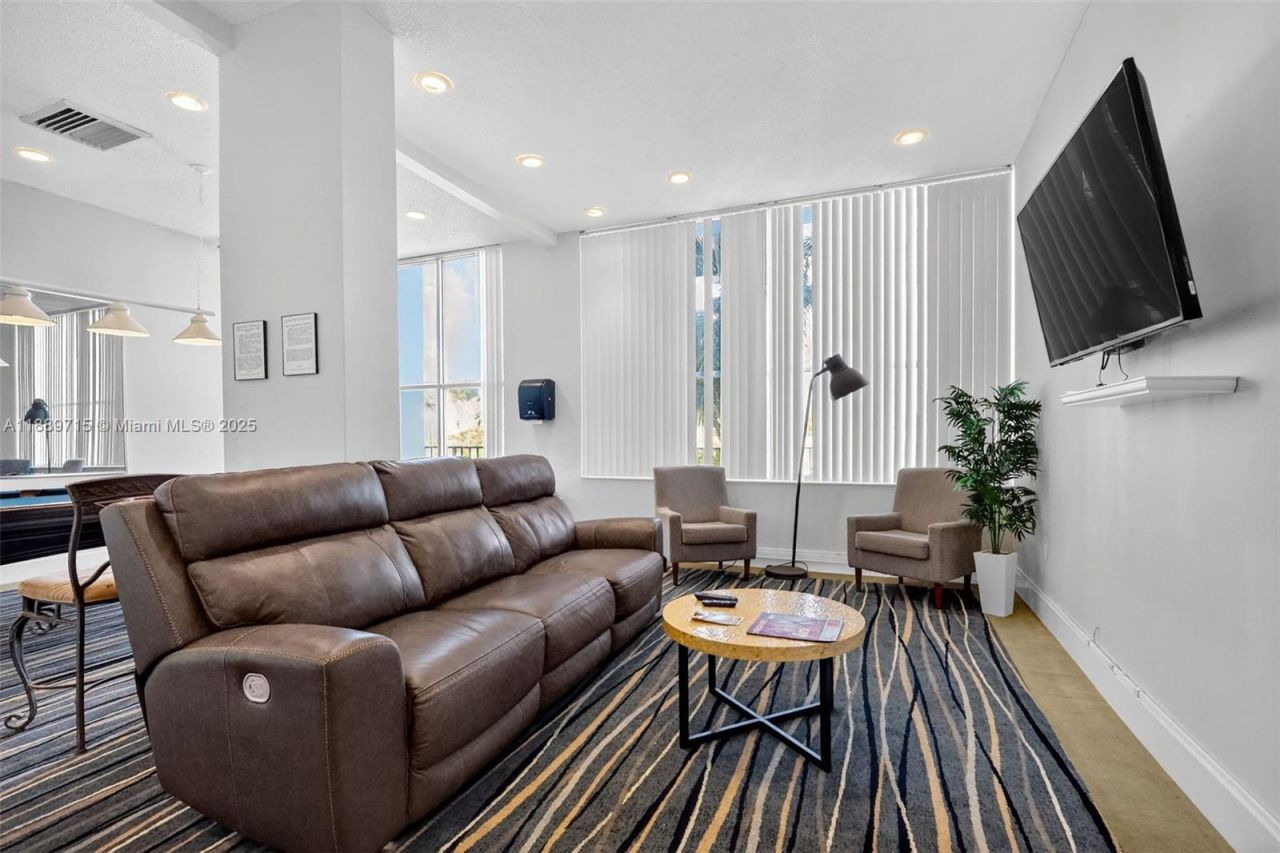 11930 N Bayshore Dr, Unit 1103, North Miami, FL 33181 Photo