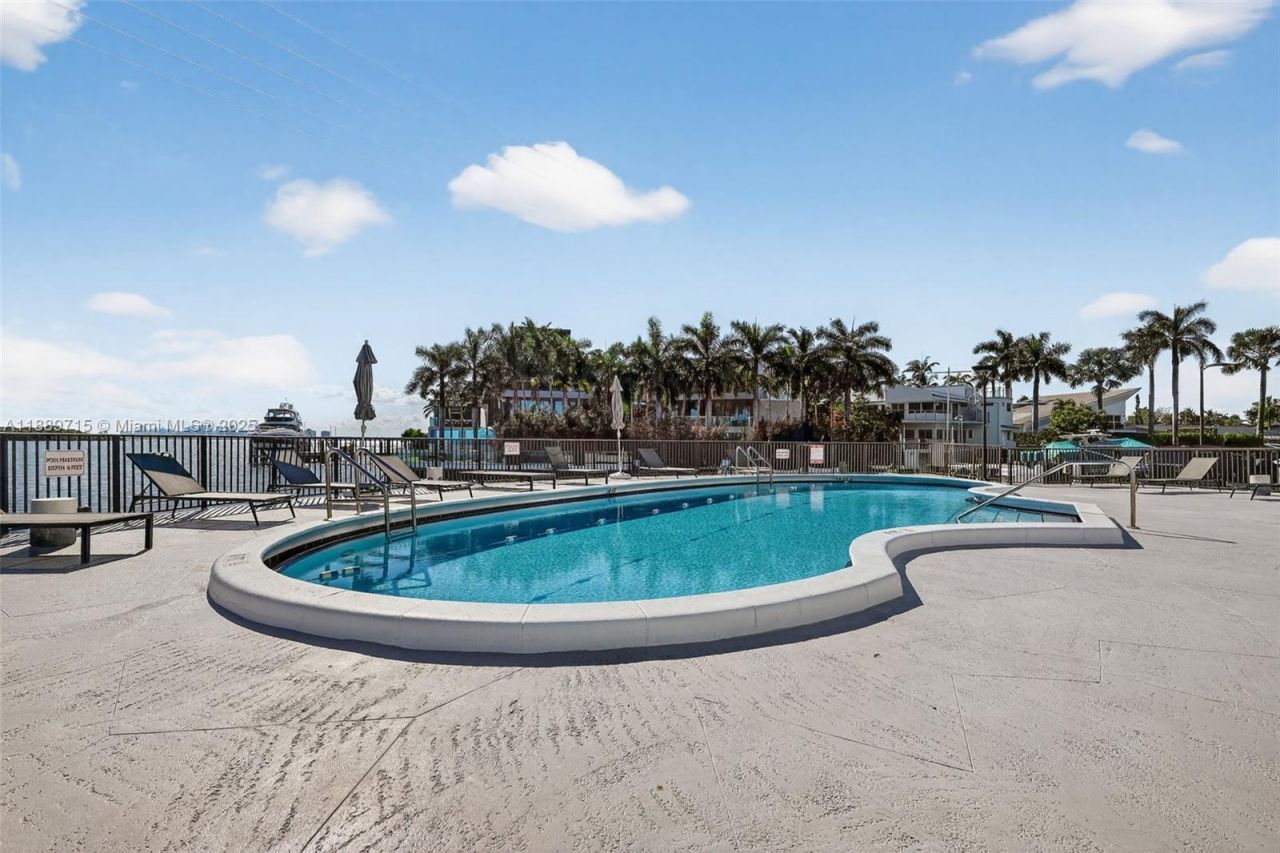 11930 N Bayshore Dr, Unit 1103, North Miami, FL 33181 Photo