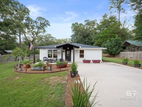 403 Church Avenue, Daphne, AL 36526