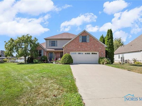 416 Castle Cove, Genoa, OH 43430