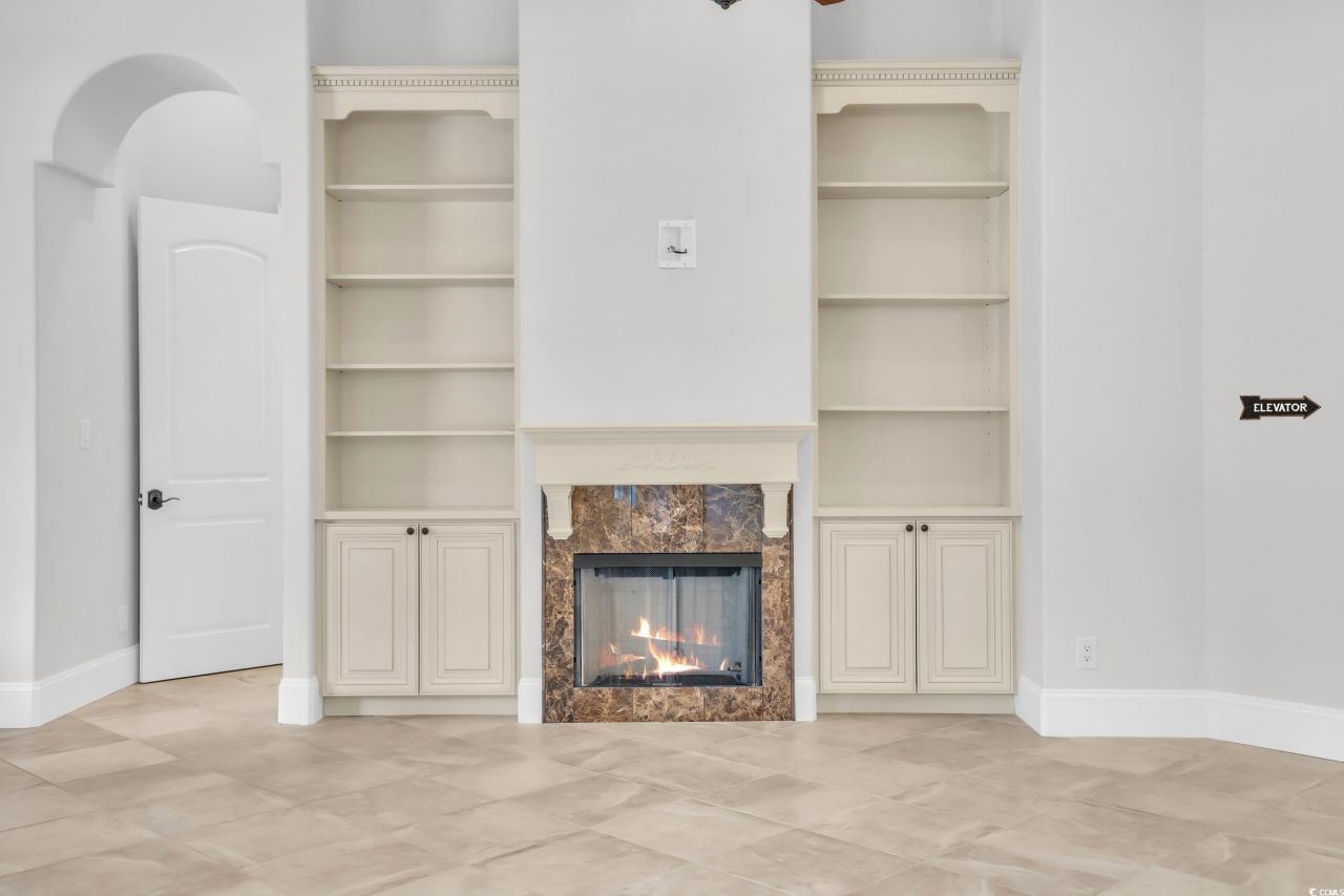 9243 Marina Pkwy. Photo 10