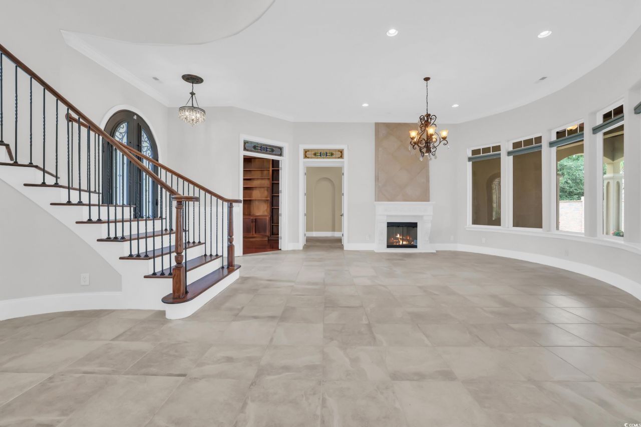 9243 Marina Pkwy. Photo 7