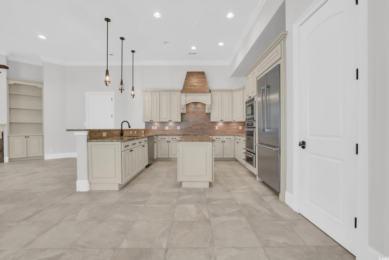 9243 Marina Pkwy. Photo 8