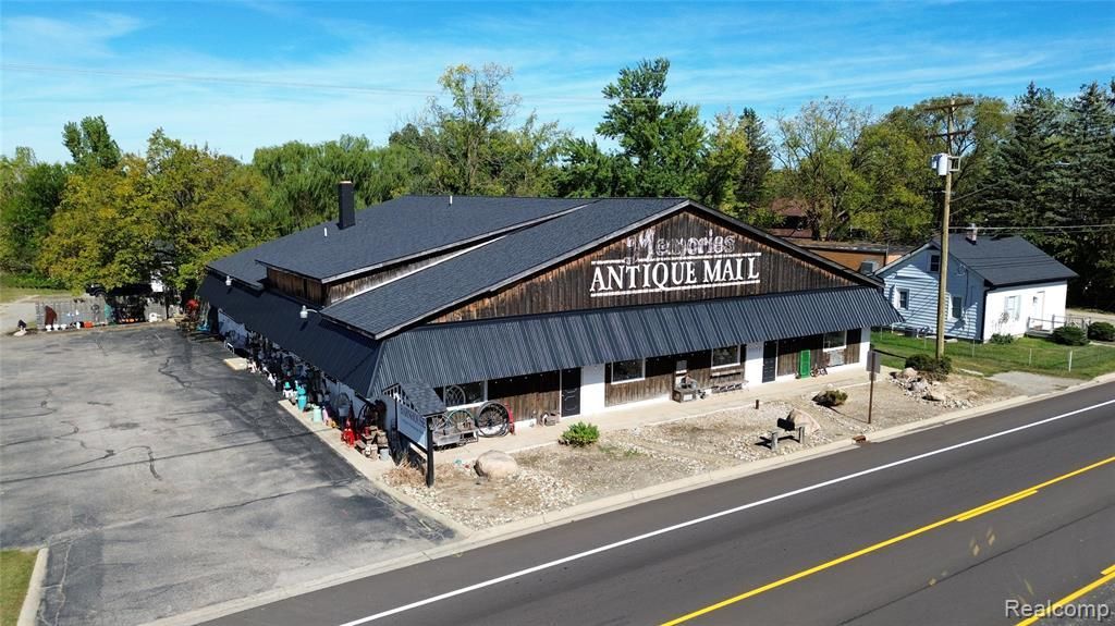 4034 W Grand Blanc Road, Mundy Township, MI 48473 Main Photo