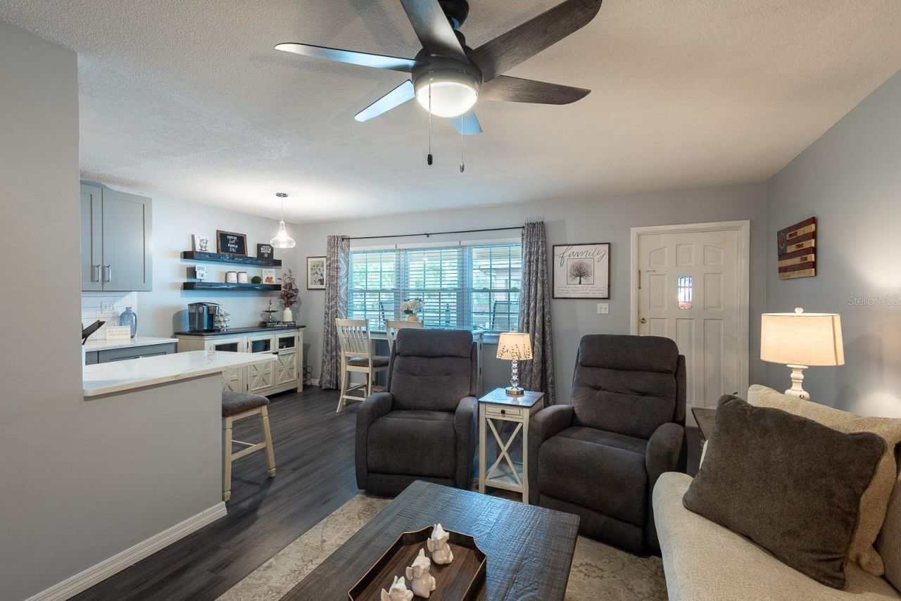 650 Pinellas Point Drive S, Unit 211, Saint Petersburg, FL 33705 Photo