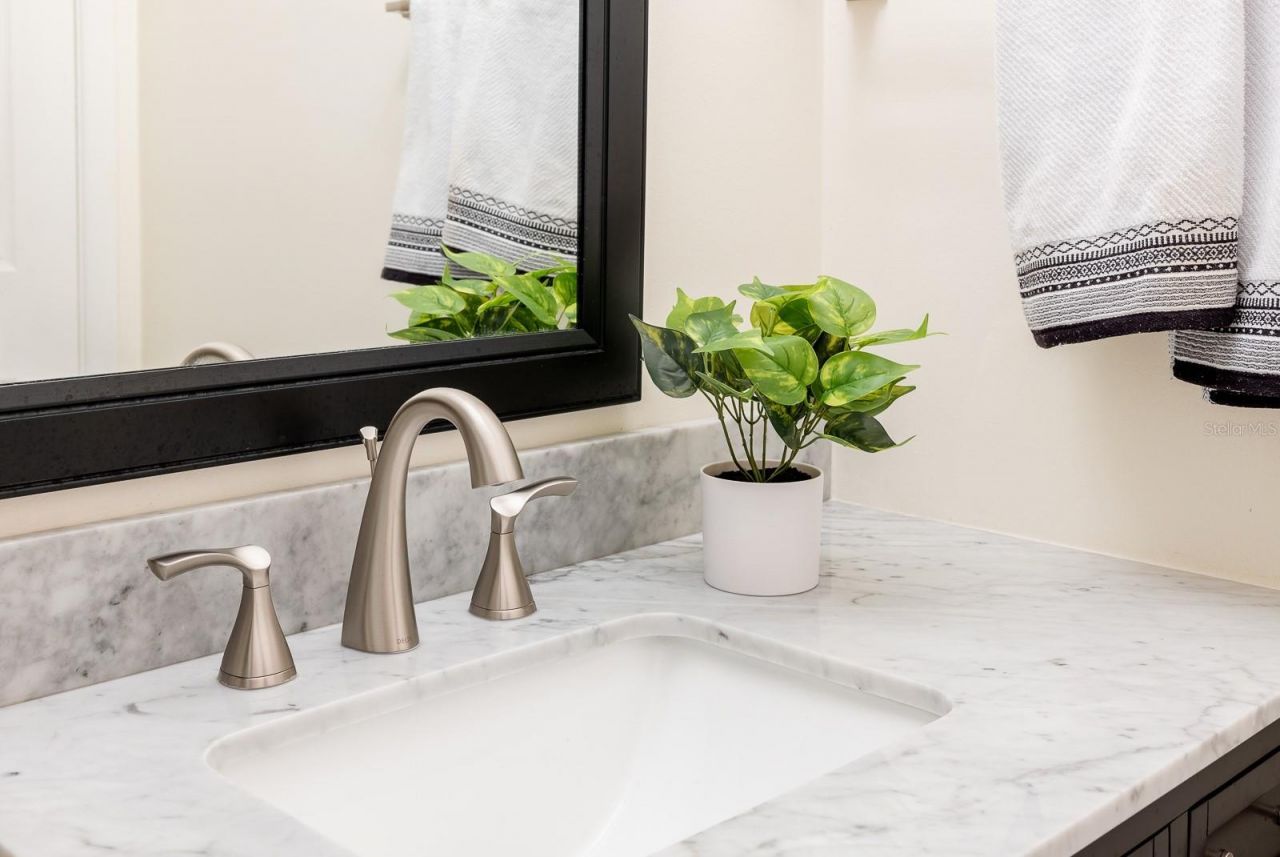 650 Pinellas Point Drive S, Unit 211, Saint Petersburg, FL 33705 Photo