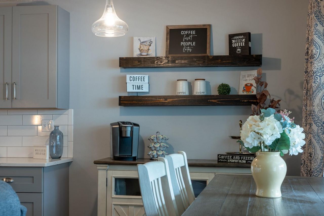 650 Pinellas Point Drive S, Unit 211, Saint Petersburg, FL 33705 Photo