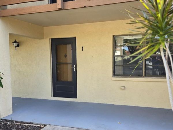 10 QUAILS RUN BOULEVARD, Unit 1, ENGLEWOOD, FL 34223