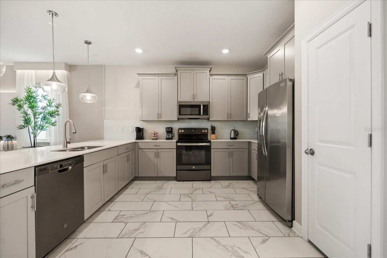 851 Pebble Beach Drive, Davenport, FL 33896 Photo