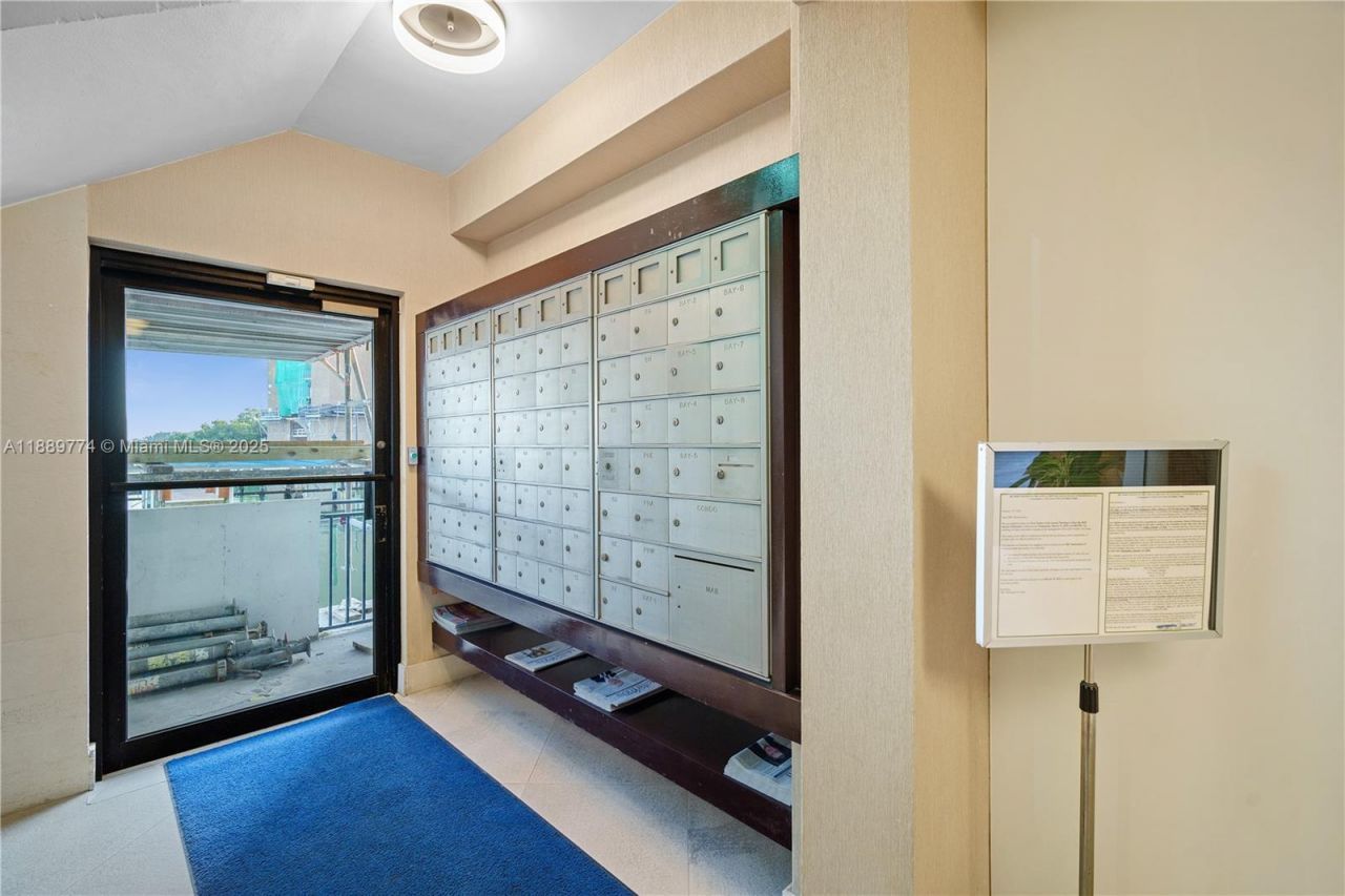 770 NE 69th St, Unit 2H, Miami, FL 33138 Photo