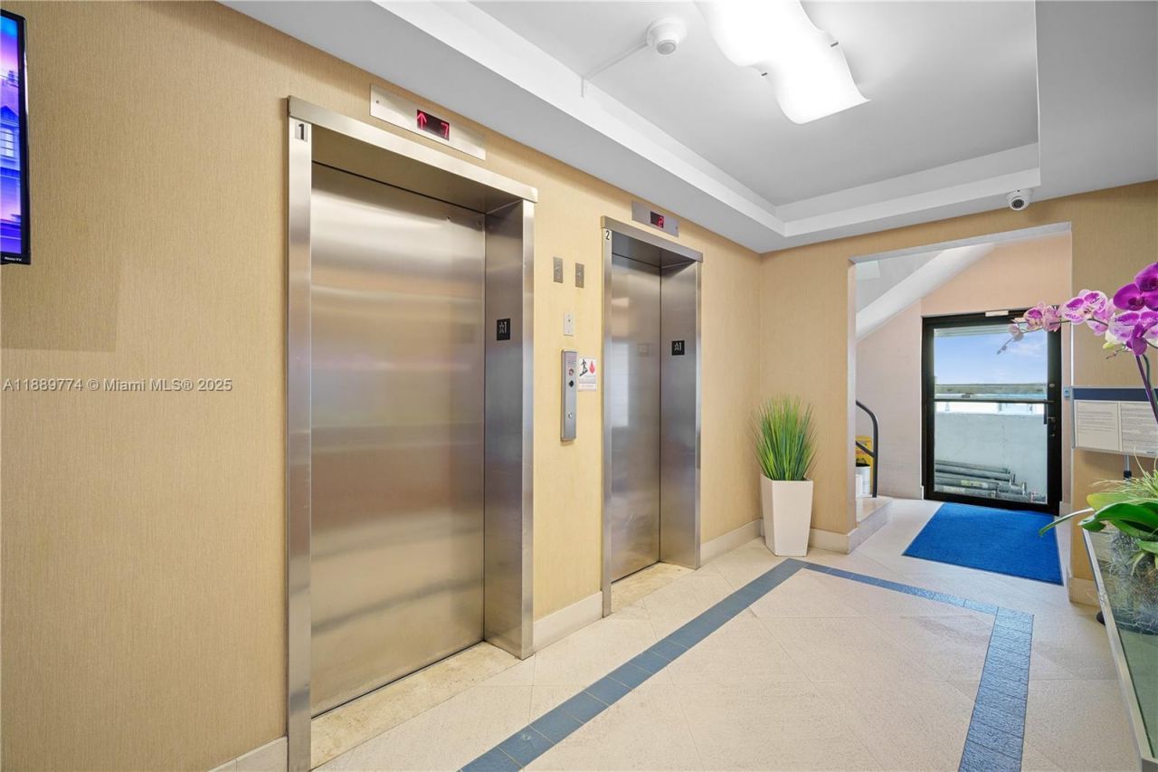 770 NE 69th St, Unit 2H, Miami, FL 33138 Photo