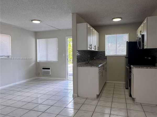 2150 Madison St, Unit 20, Hollywood, FL 33020