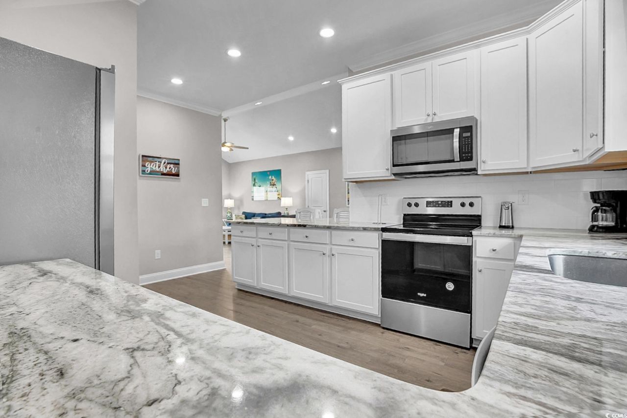 825 Hillside Dr. S Photo 11