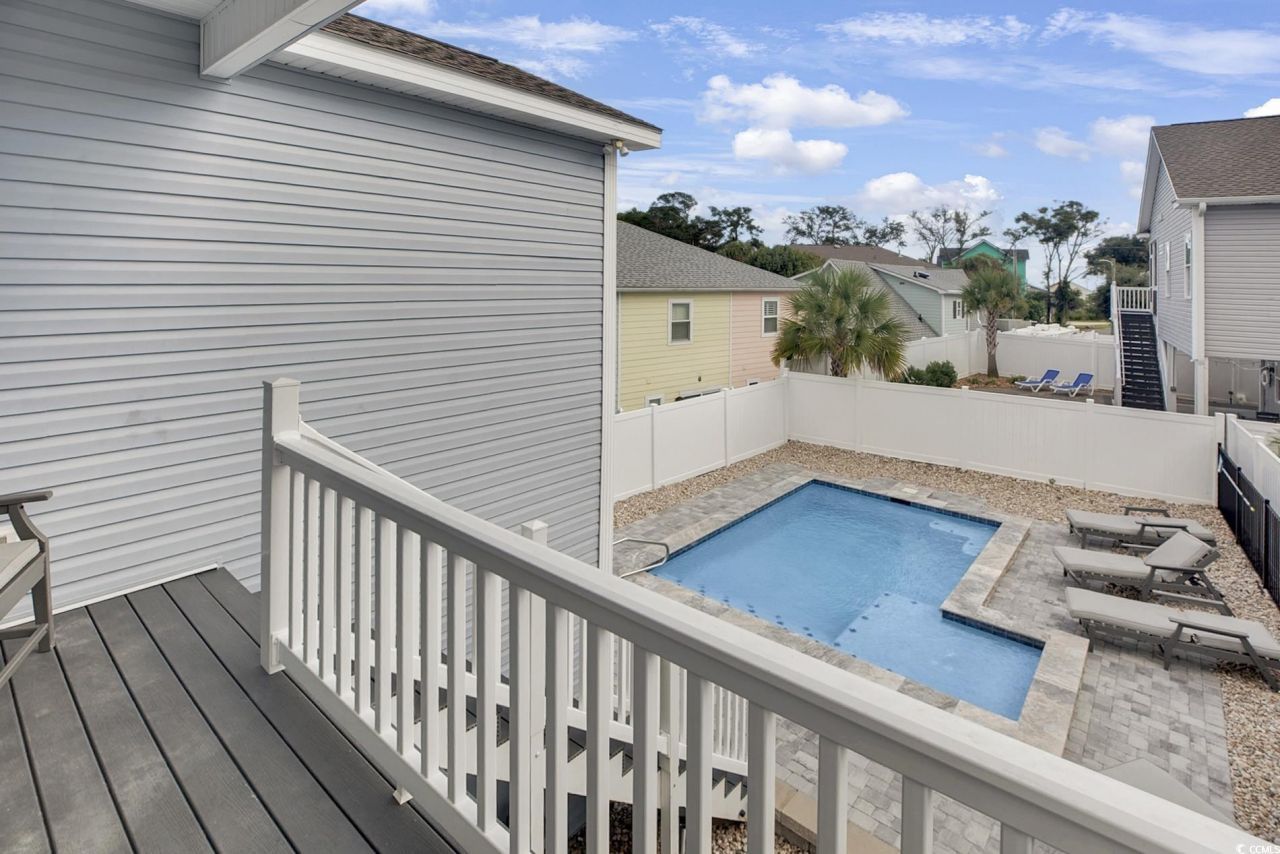 825 Hillside Dr. S Photo 6