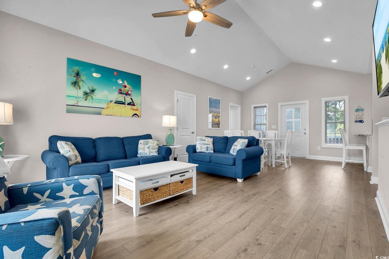 825 Hillside Dr. S Photo 8