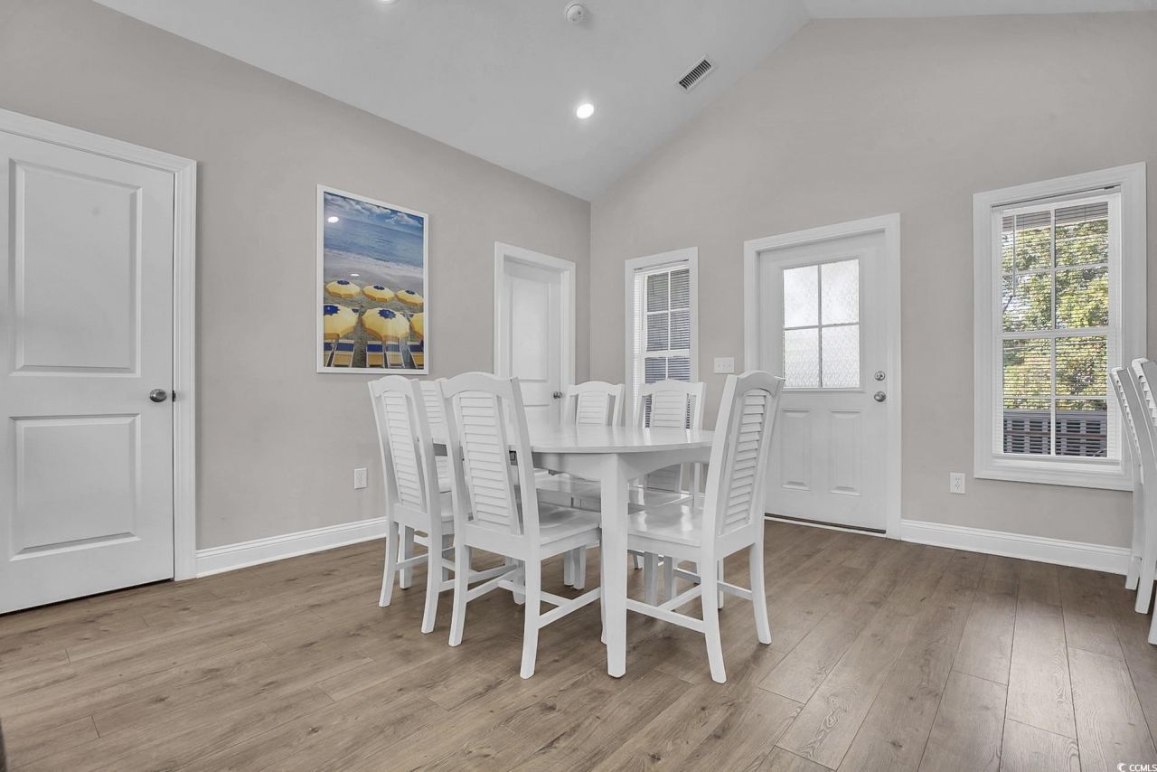 825 Hillside Dr. S Photo 9