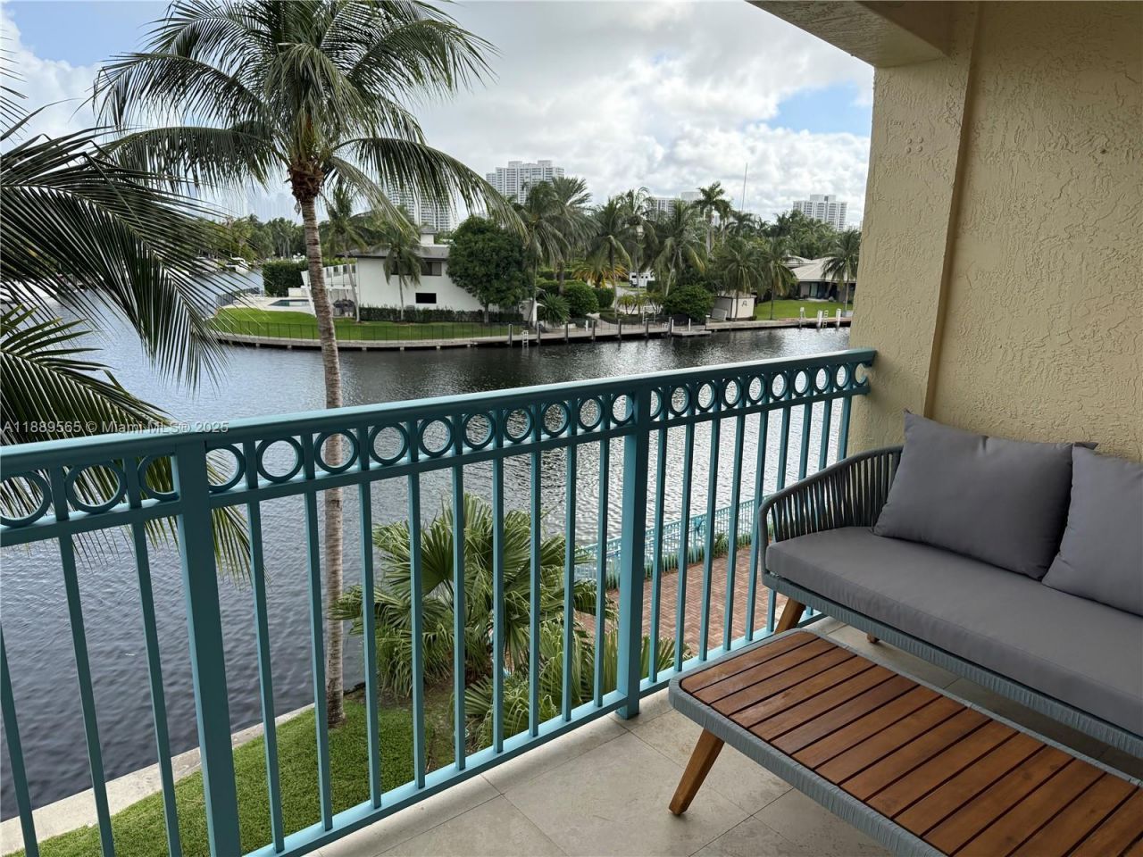 201 Golden Isles Dr, Unit 302, Hallandale Beach, FL 33009 Photo