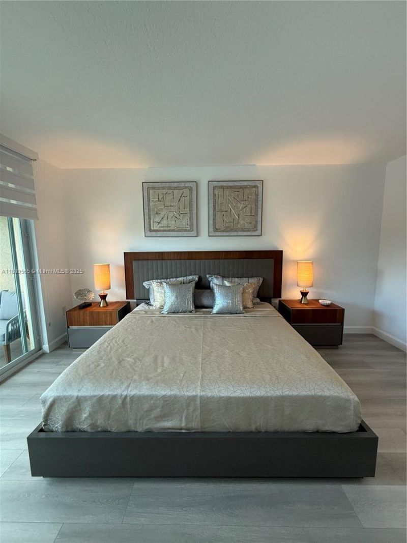 201 Golden Isles Dr, Unit 302, Hallandale Beach, FL 33009 Photo