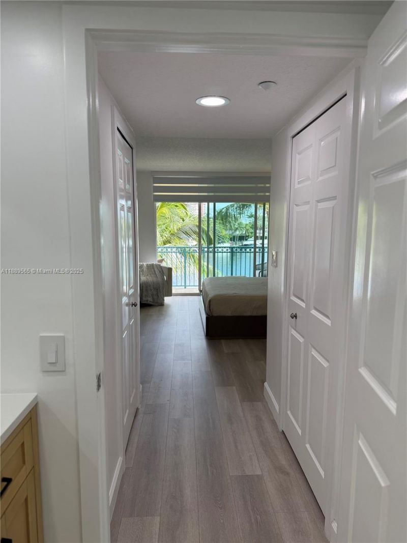 201 Golden Isles Dr, Unit 302, Hallandale Beach, FL 33009 Photo