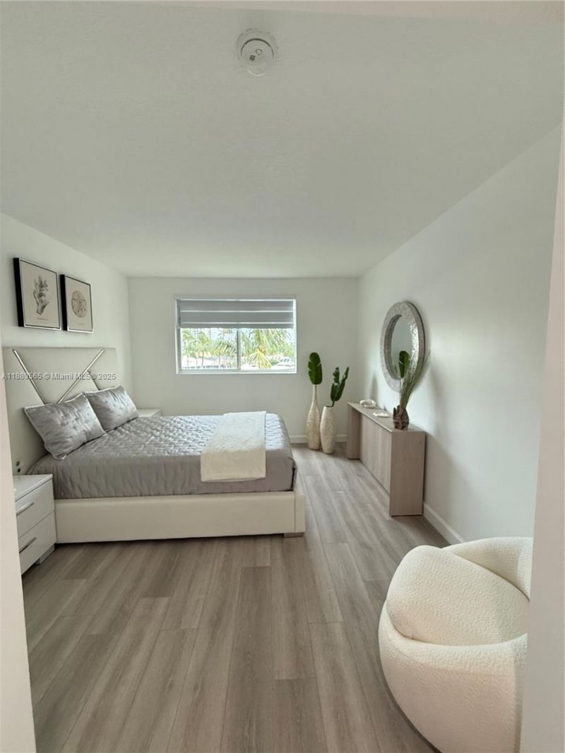 201 Golden Isles Dr, Unit 302, Hallandale Beach, FL 33009 Photo