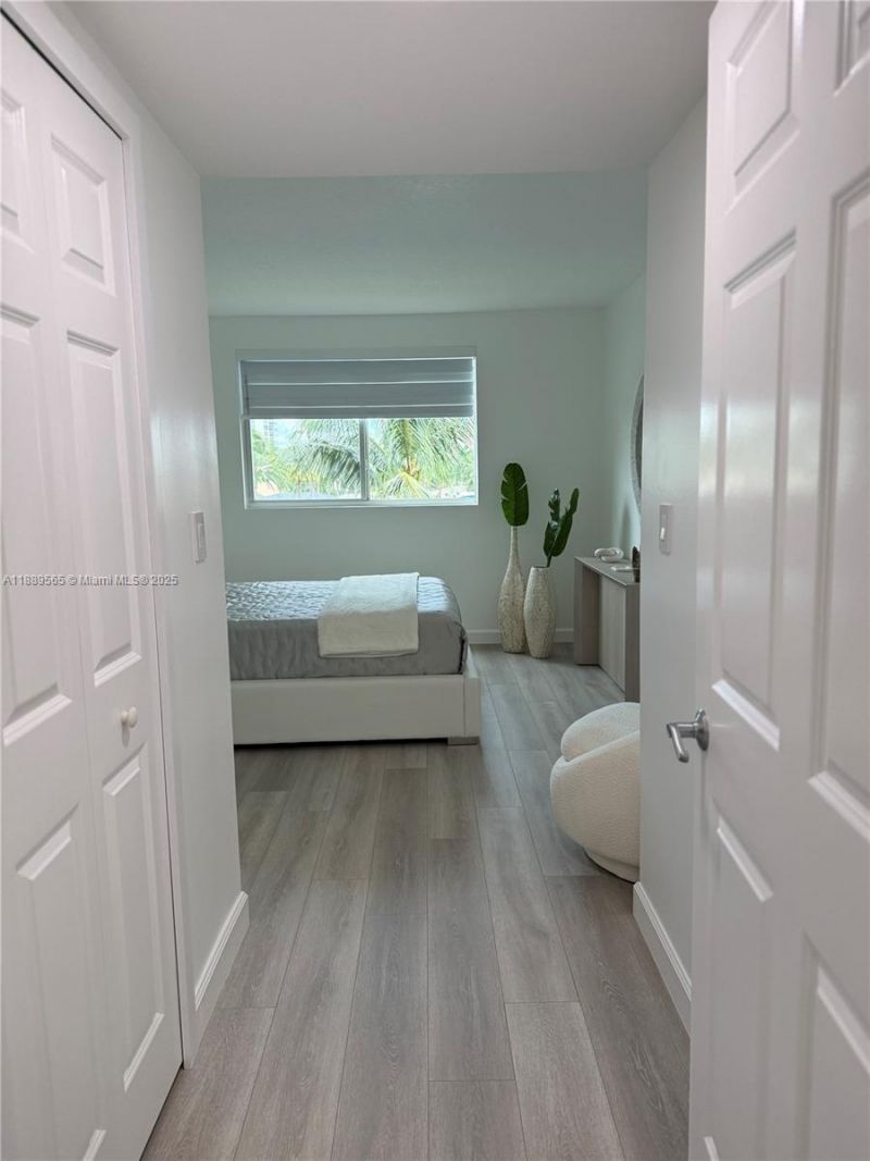 201 Golden Isles Dr, Unit 302, Hallandale Beach, FL 33009 Photo