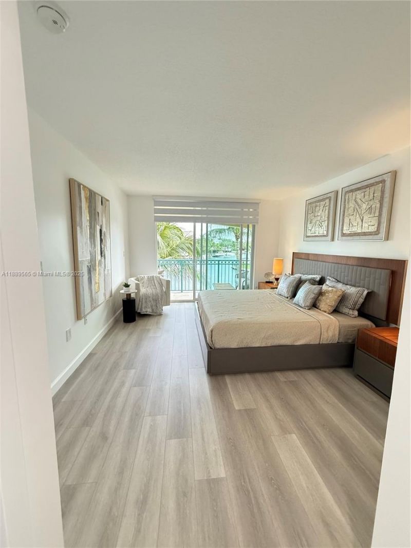 201 Golden Isles Dr, Unit 302, Hallandale Beach, FL 33009 Photo