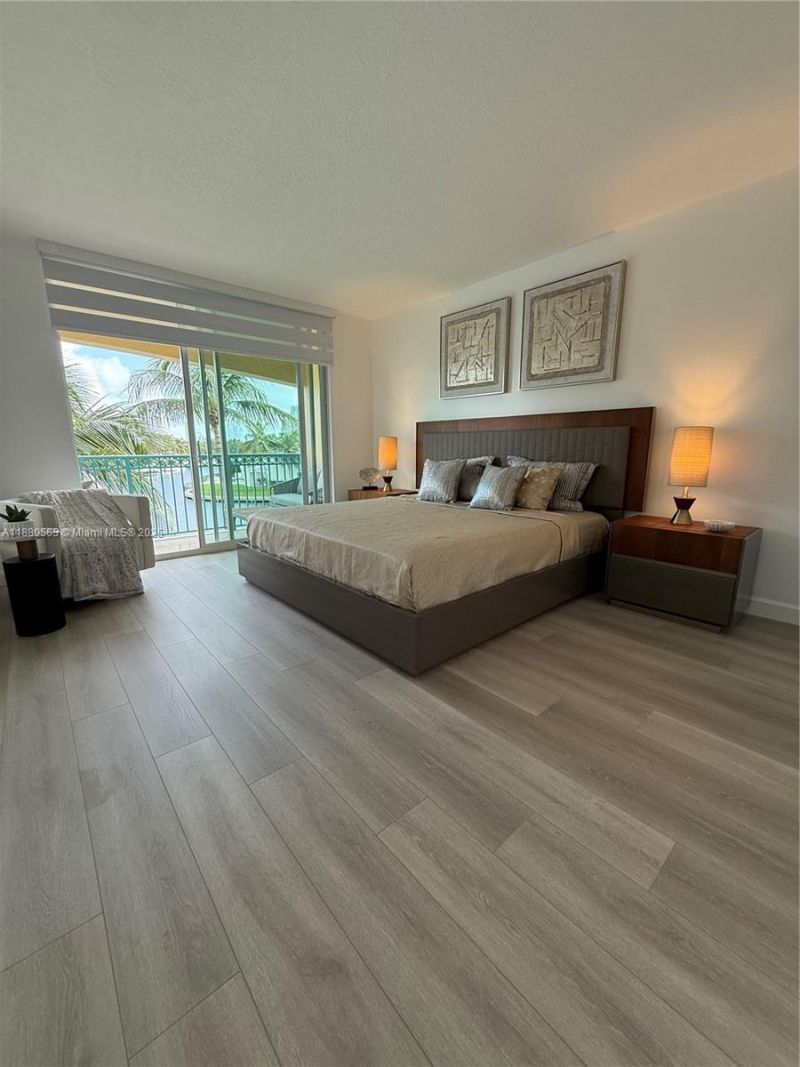 201 Golden Isles Dr, Unit 302, Hallandale Beach, FL 33009 Photo