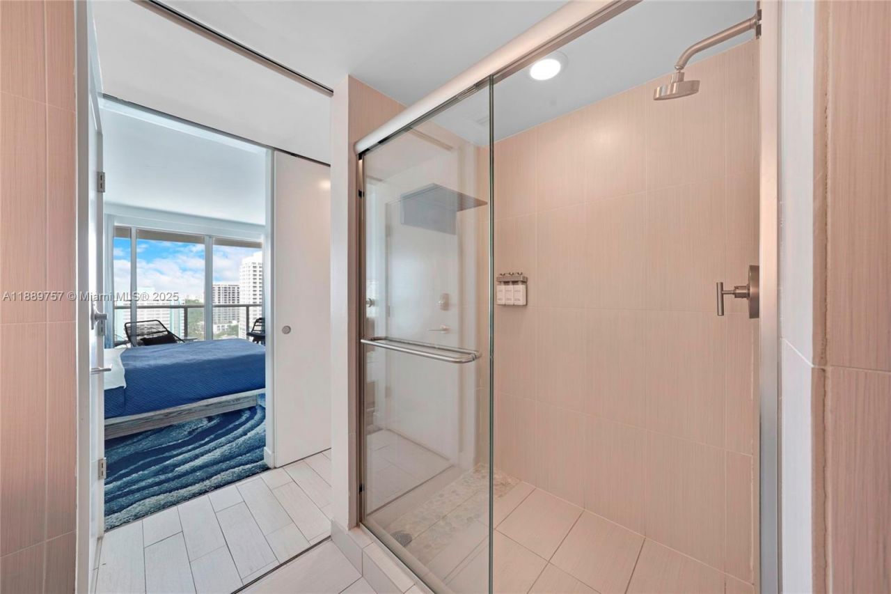 3101 Bayshore Dr, Unit 1704, Fort Lauderdale, FL 33304 Photo