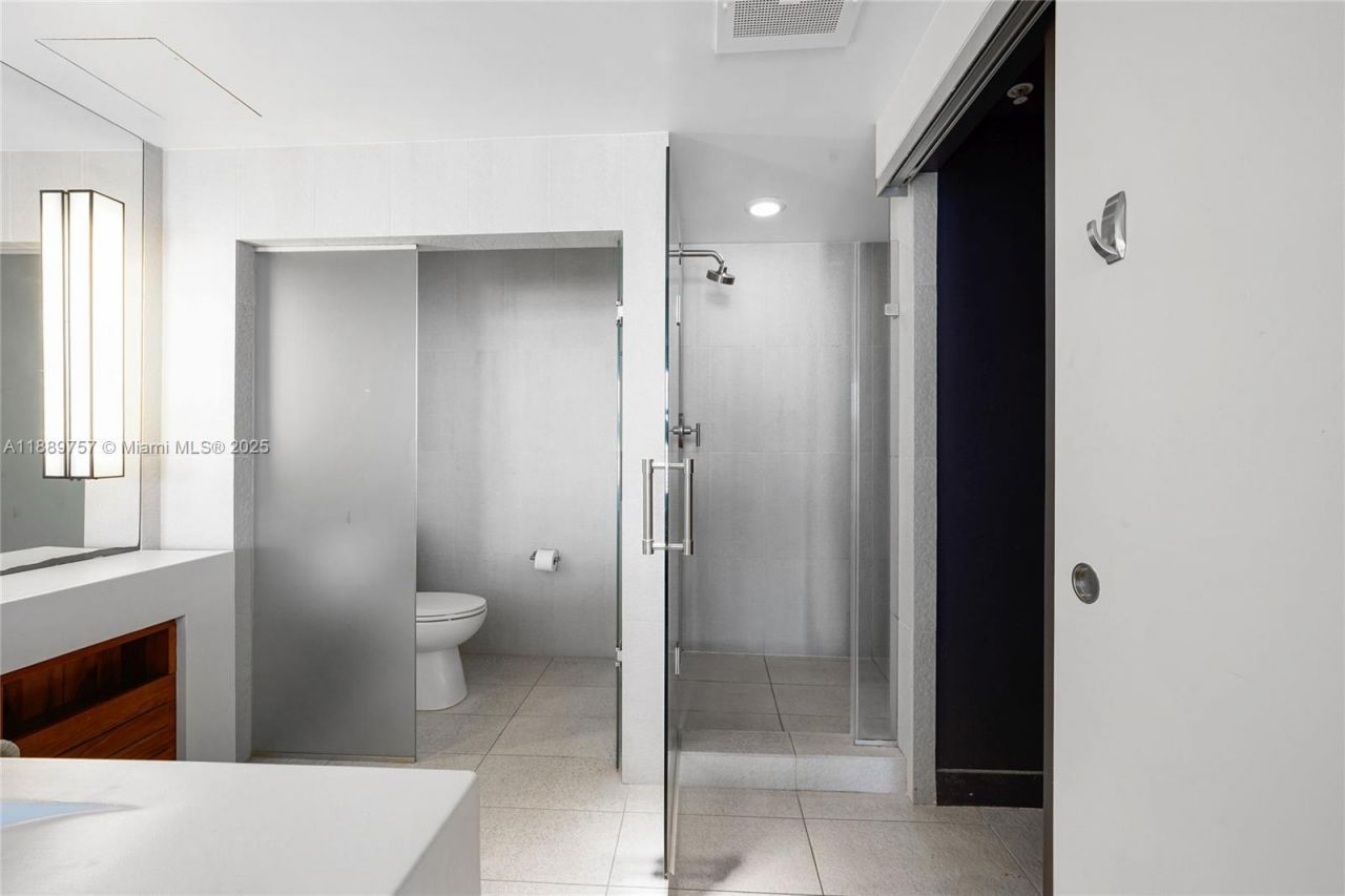 3101 Bayshore Dr, Unit 1704, Fort Lauderdale, FL 33304 Photo