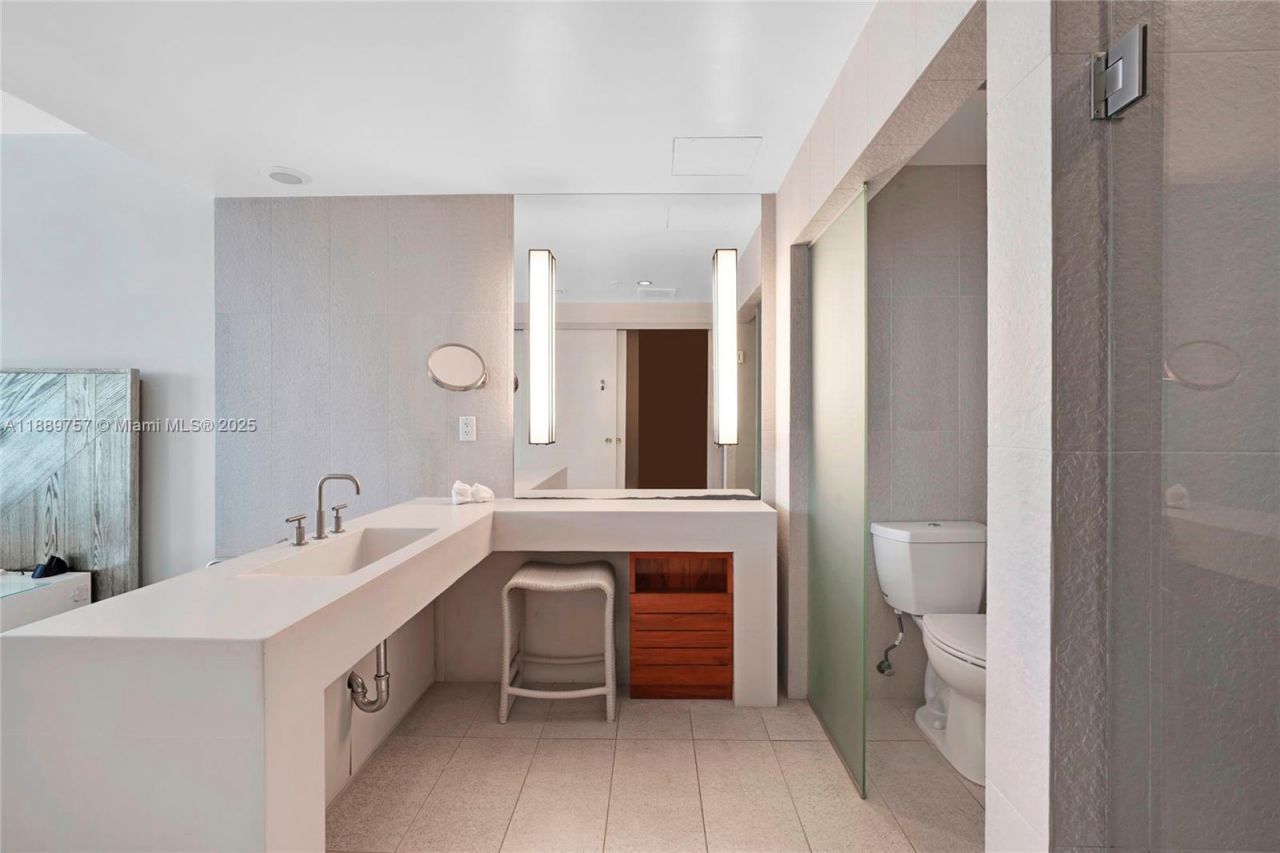 3101 Bayshore Dr, Unit 1704, Fort Lauderdale, FL 33304 Photo