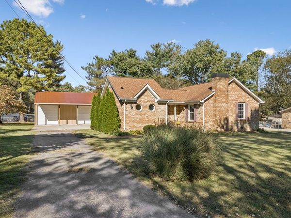 205 Bluegrass Dr, Columbia, TN 38401