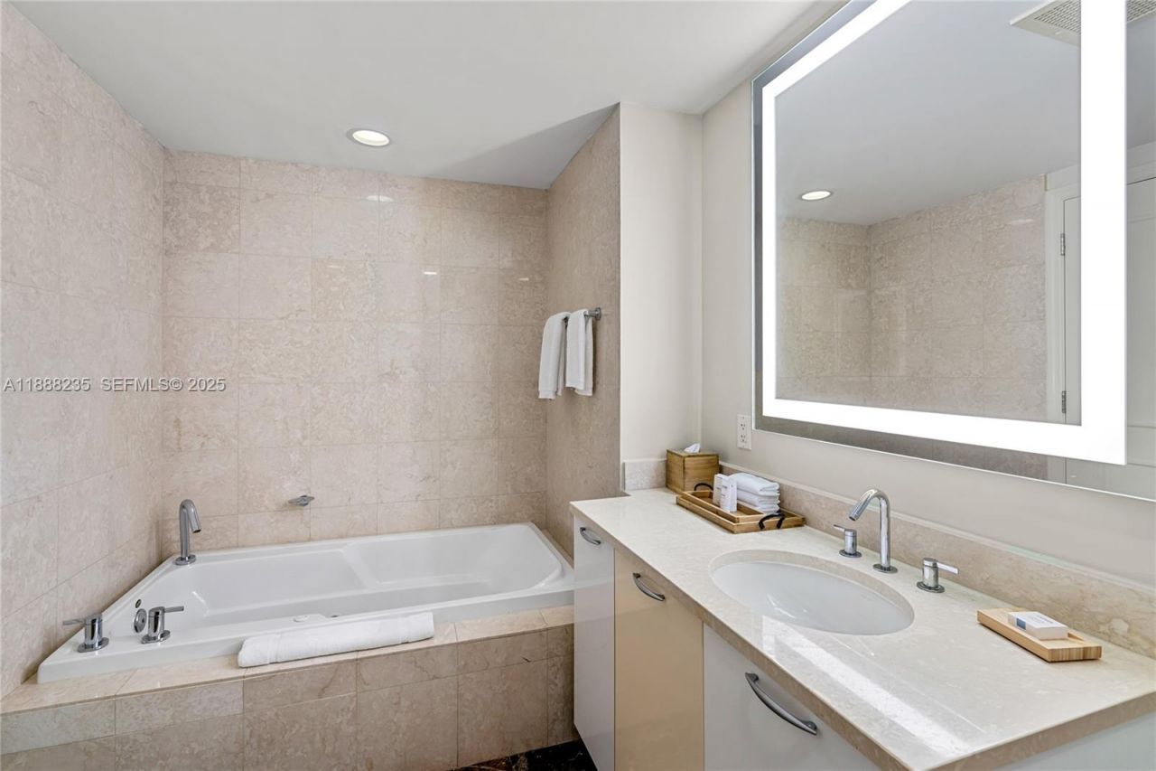 505 N Fort Lauderdale Beach Blvd, Unit 1215, Fort Lauderdale, FL 33304 Photo