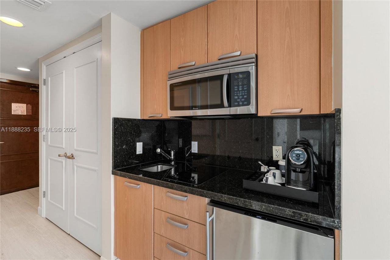 505 N Fort Lauderdale Beach Blvd, Unit 1215, Fort Lauderdale, FL 33304 Photo