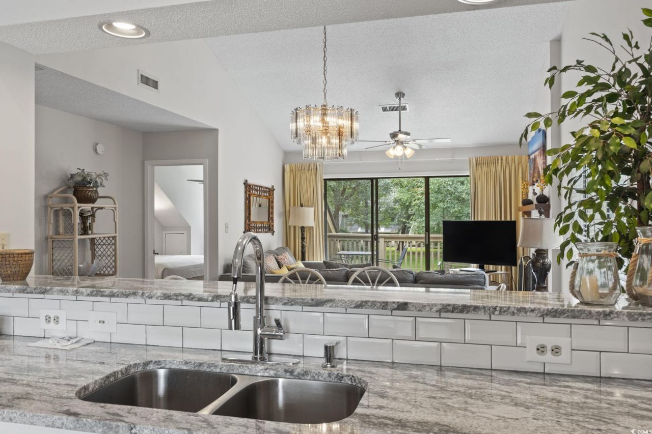 110 Hartland Dr. Photo 5