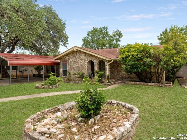 6323 Forest Bnd, San Antonio, TX 78240
