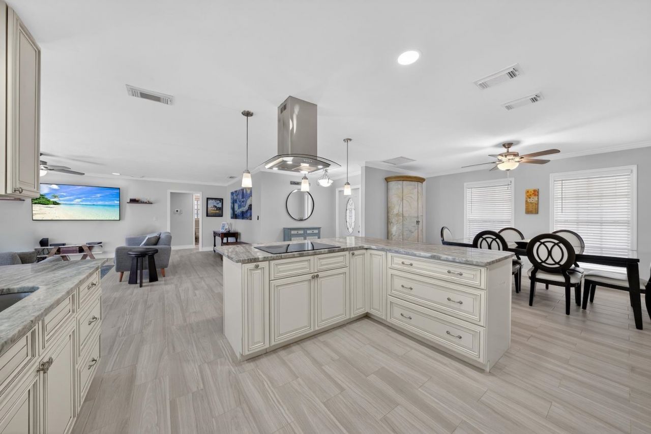 1682 Sabal Palm Dr, Sanibel, FL 33957 Photo