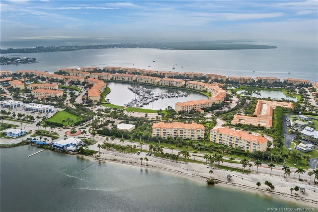 36 Harbour Isle Drive W, Unit PH 4, Fort Pierce, FL 34949 Photo