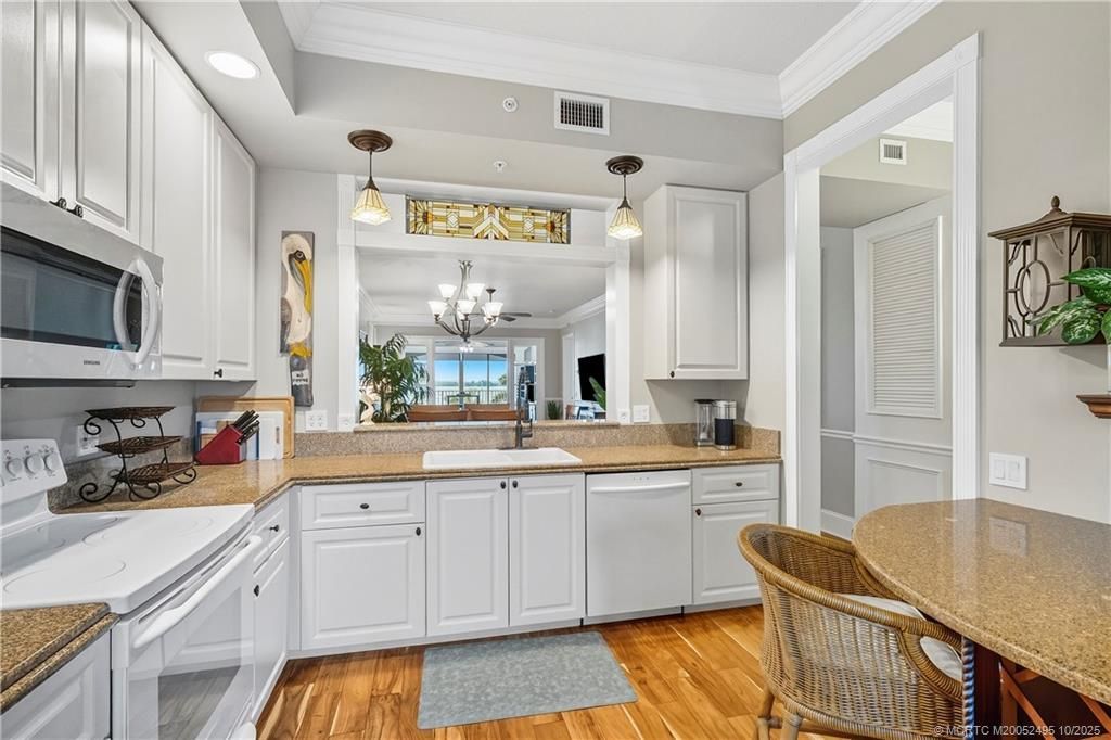 36 Harbour Isle Drive W, Unit PH 4, Fort Pierce, FL 34949 Photo