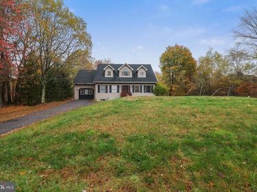 306 CEDAR DRIVE, LONG POND, PA 18334
