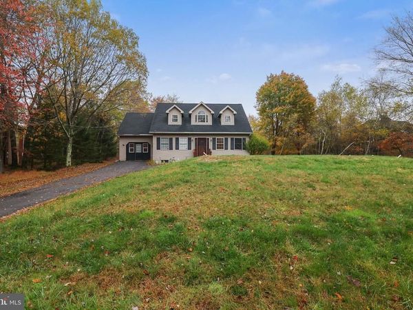 306 CEDAR DRIVE, LONG POND, PA 18334